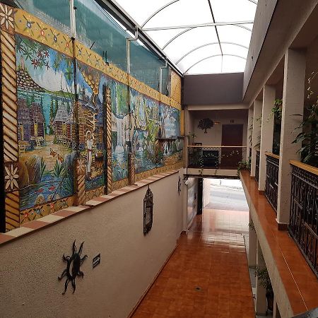 Hotel Nuevo Cupatitzio Uruapan  ภายนอก รูปภาพ